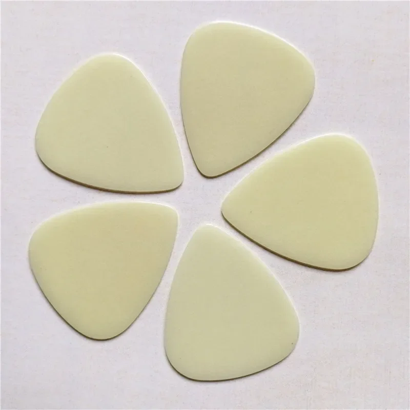 100 قطعة ليلة مشرقة في الظلام يختار الغيتار مضيئة الغيتار Plectrum الوسيط اختيار الغيتار فارغة #2