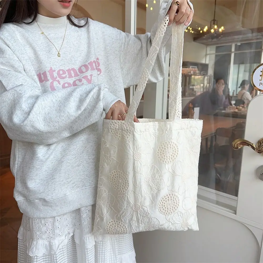 Bolso de hombro de encaje bordado ahuecado, bolso de mano ligero bordado con flores, bolso tejido bohemio de gran capacidad para mujer