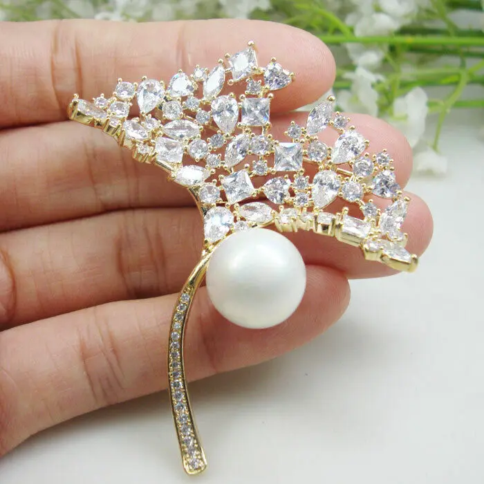 Beautiful Woman's Fan-shaped Flower Microinlay Zircon Crystal Pearl Brooch Pin