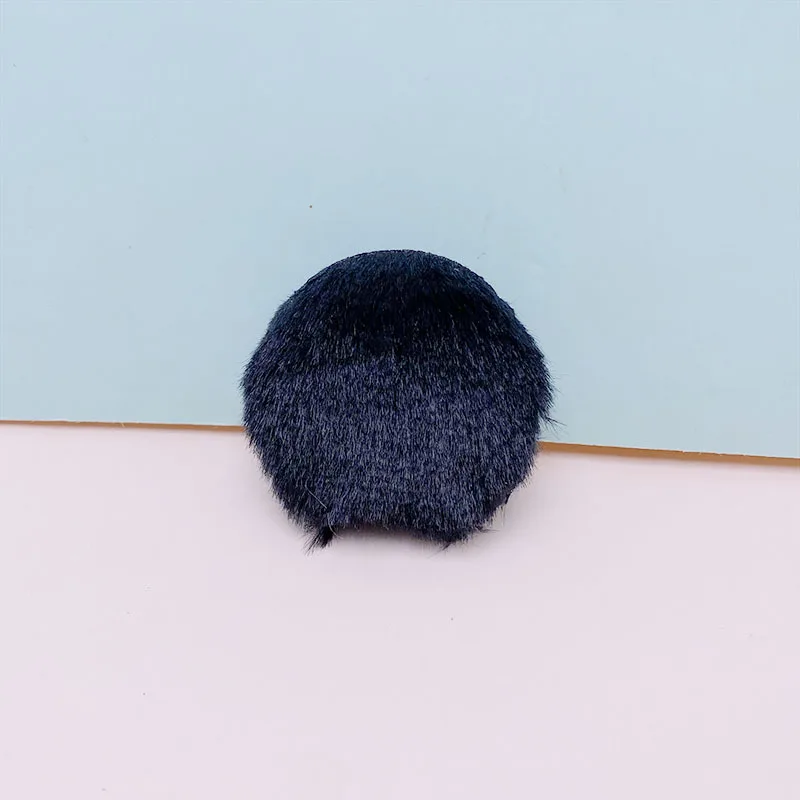 36 Stück, 4 cm, beidseitig mit Filz überzogene, kleine, runde Applikationen in Mausform, zum Aufnähen auf Kinderhüte, Stirnbänder, Haarspangen und als Accessoires. – Detail 11