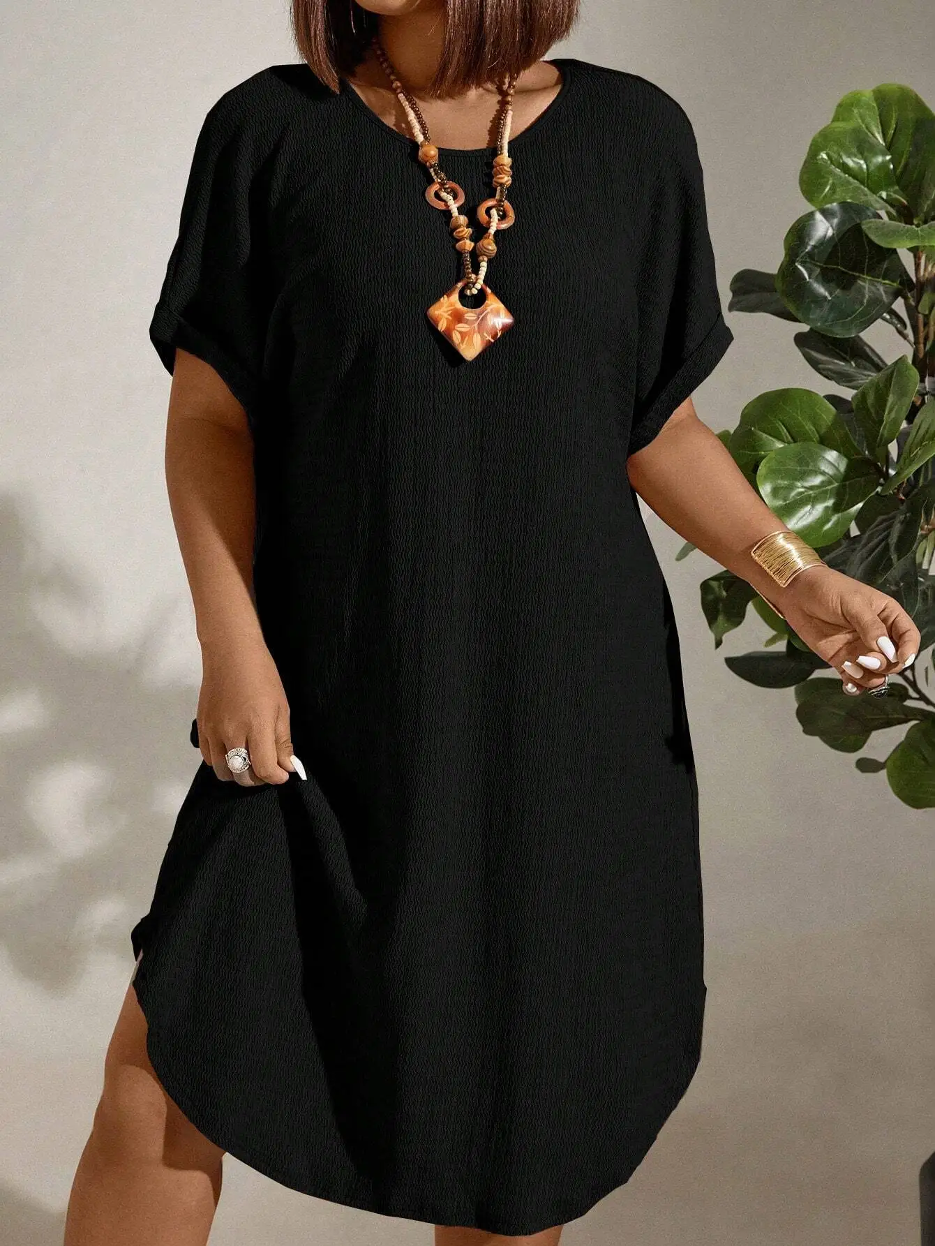 

Plus Size Loose Short Sleeve Batwing Round Neck Solid Black Dress For Summer