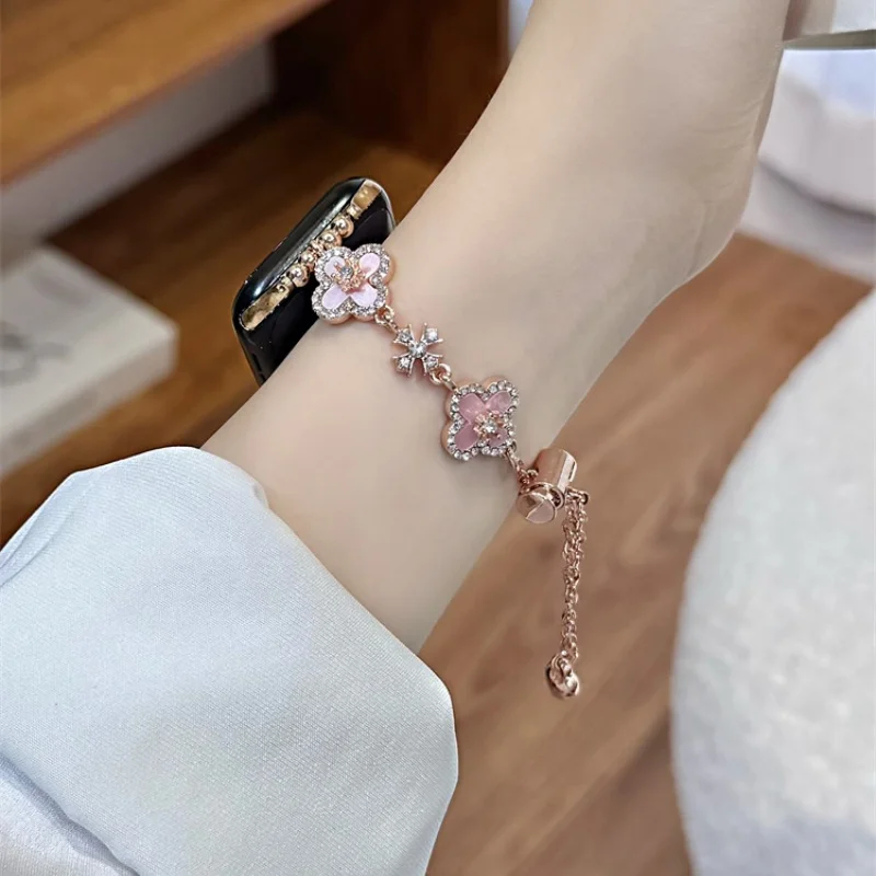 

Sparkling Clover Strap Compatible with iWatch Strap 38mm 40mm 41mm 42mm 44mm 45mm 49mm Fashion Strap