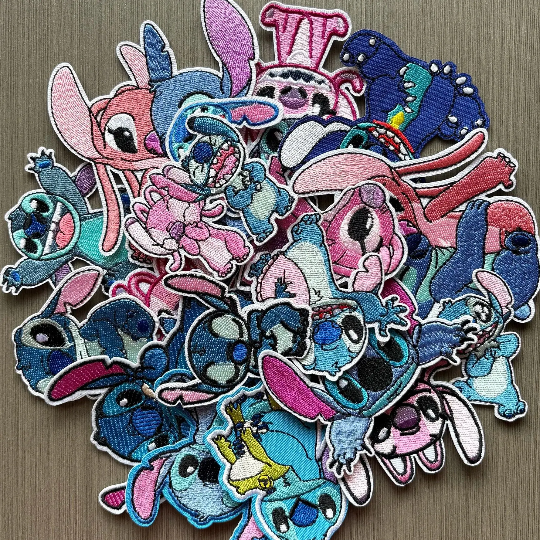 

Disney Cartoon Stitch Cute Anime Alien Dog for Clothing T-shirt Jeans Coat iron on Embroidery Patches kids Clothes Applique