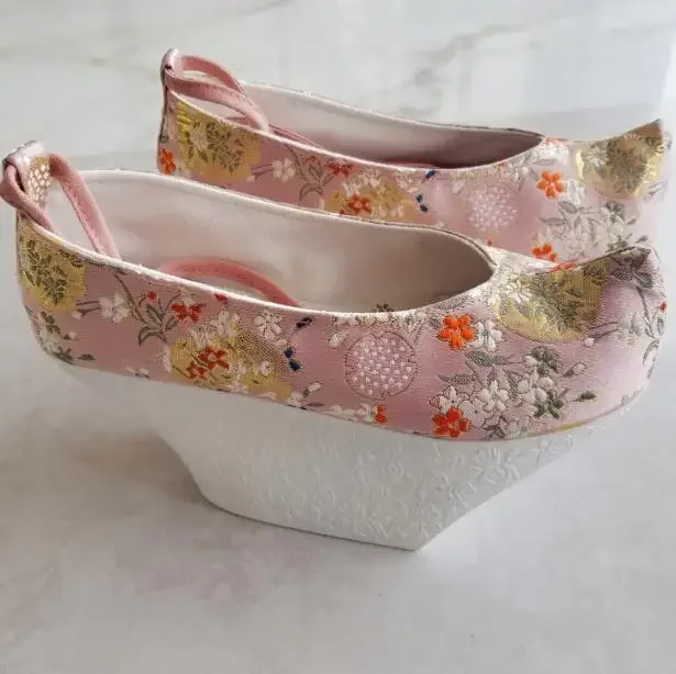 

Ancient Chinese Queen Shoes High Heel Women Princess Embroidered 8CM Exquisite Wedding Hanfu Pink 2025 Hot Sale