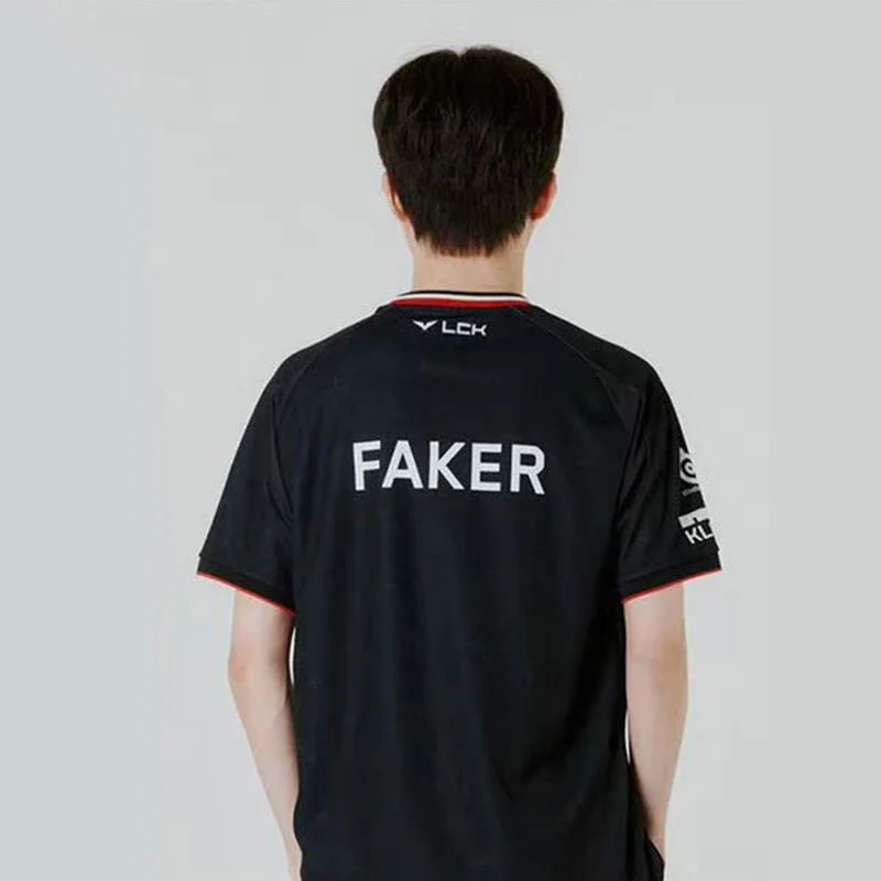 2025 رجل جامعة الأساطير S14 نهائيات عالمية SKT T1 فريق موحد تي شيرت فاكر نفس النمط الملابس LOL ألعاب فاكر جيرسي تي شيرت