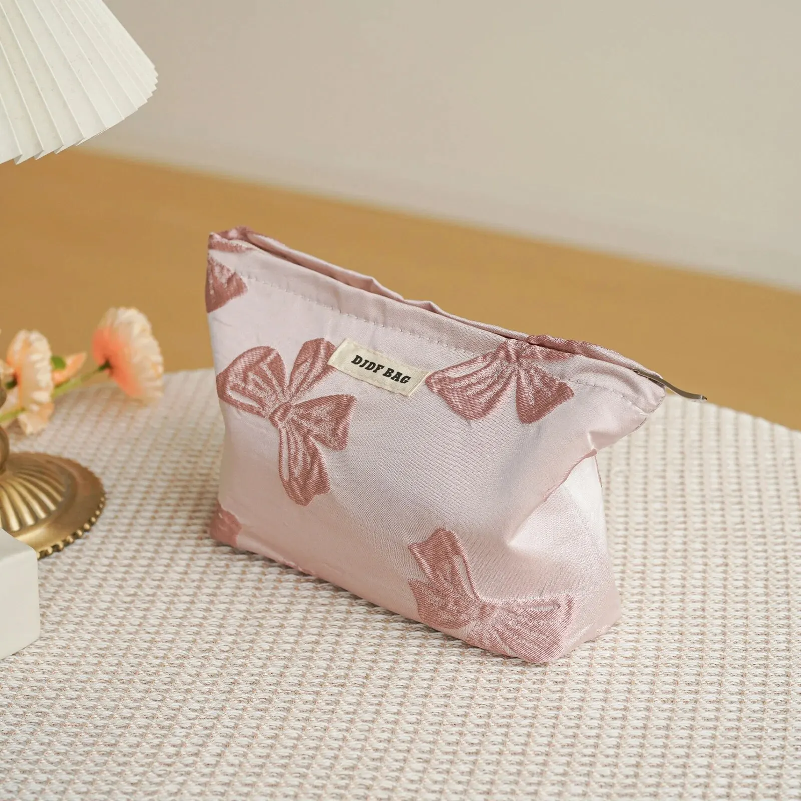 Women\'s Makeup Bag Pink Bow Large Capacity Lipstick Cushion Storage Bag Commuter Handy Hand Clutch Bag Travel Toiletry Bag