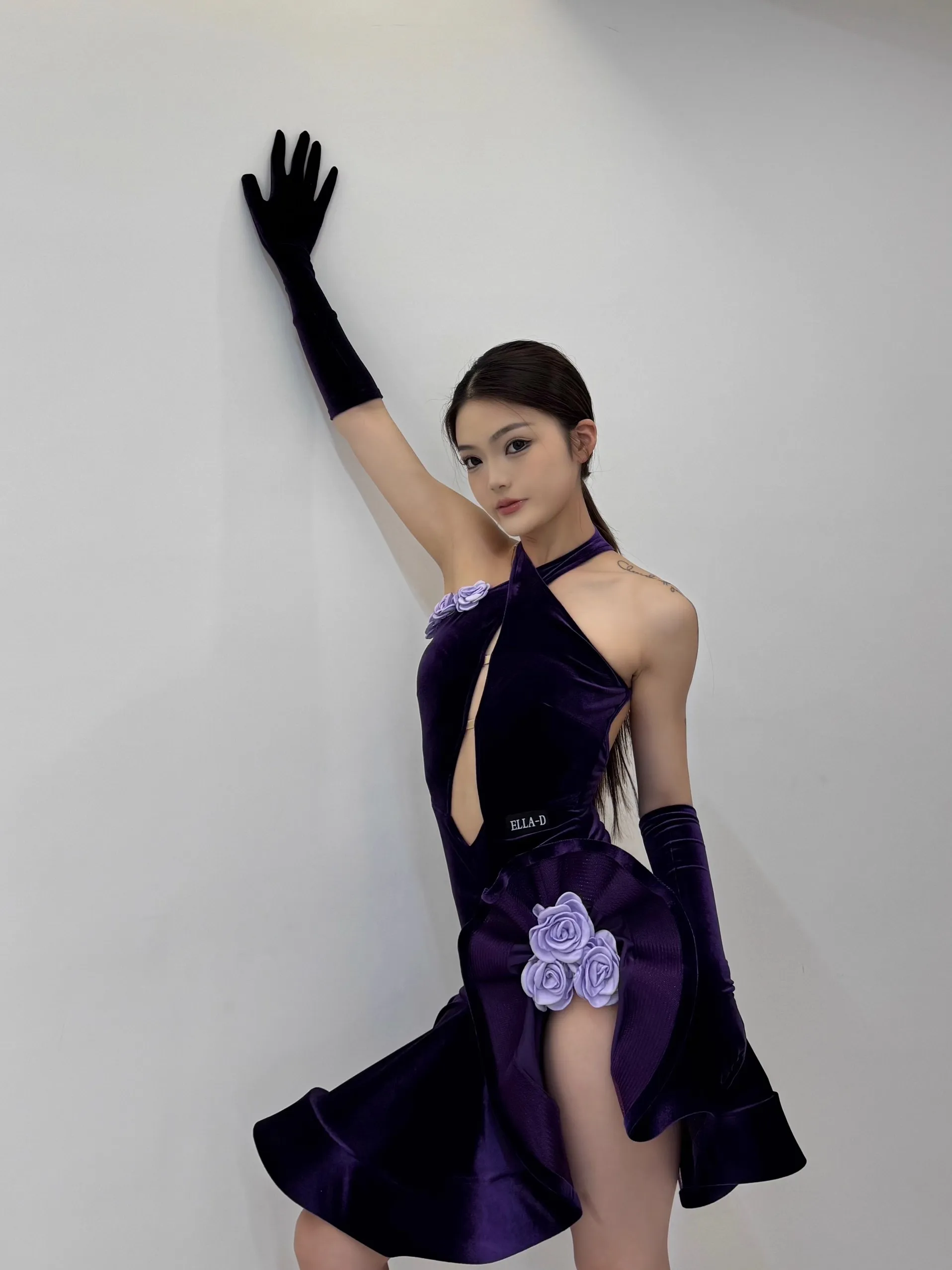 Robe de concours de danse latine pour femmes, en velours noir et violet, col licou, en arête de poisson, Costume de danse Cha Cha Rumba, nouvelle collection
