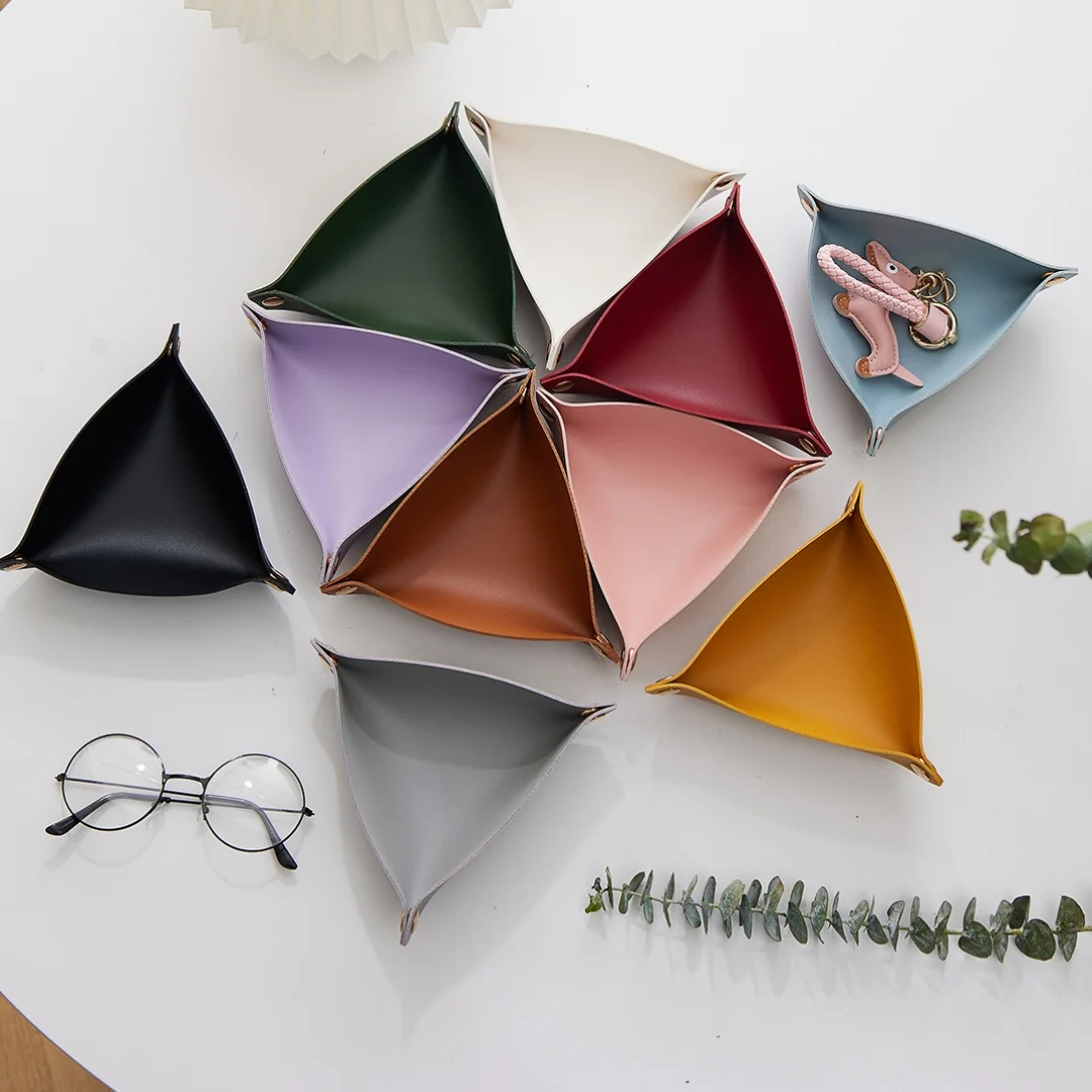 PU storage trays, retro triangular desktop organizing tray, used for home office keys, coins, jewelry, and miscellaneous items
