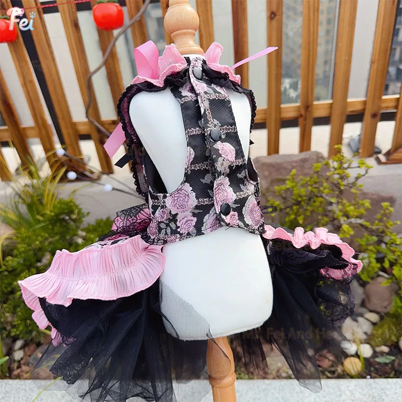 جميل كلب الملابس الفاخرة اليدوية الأسود الوردي زهرة طباعة ذيل طويل فساتين الأميرة للكلاب الصغيرة المتوسطة تشيهواهوا جرو