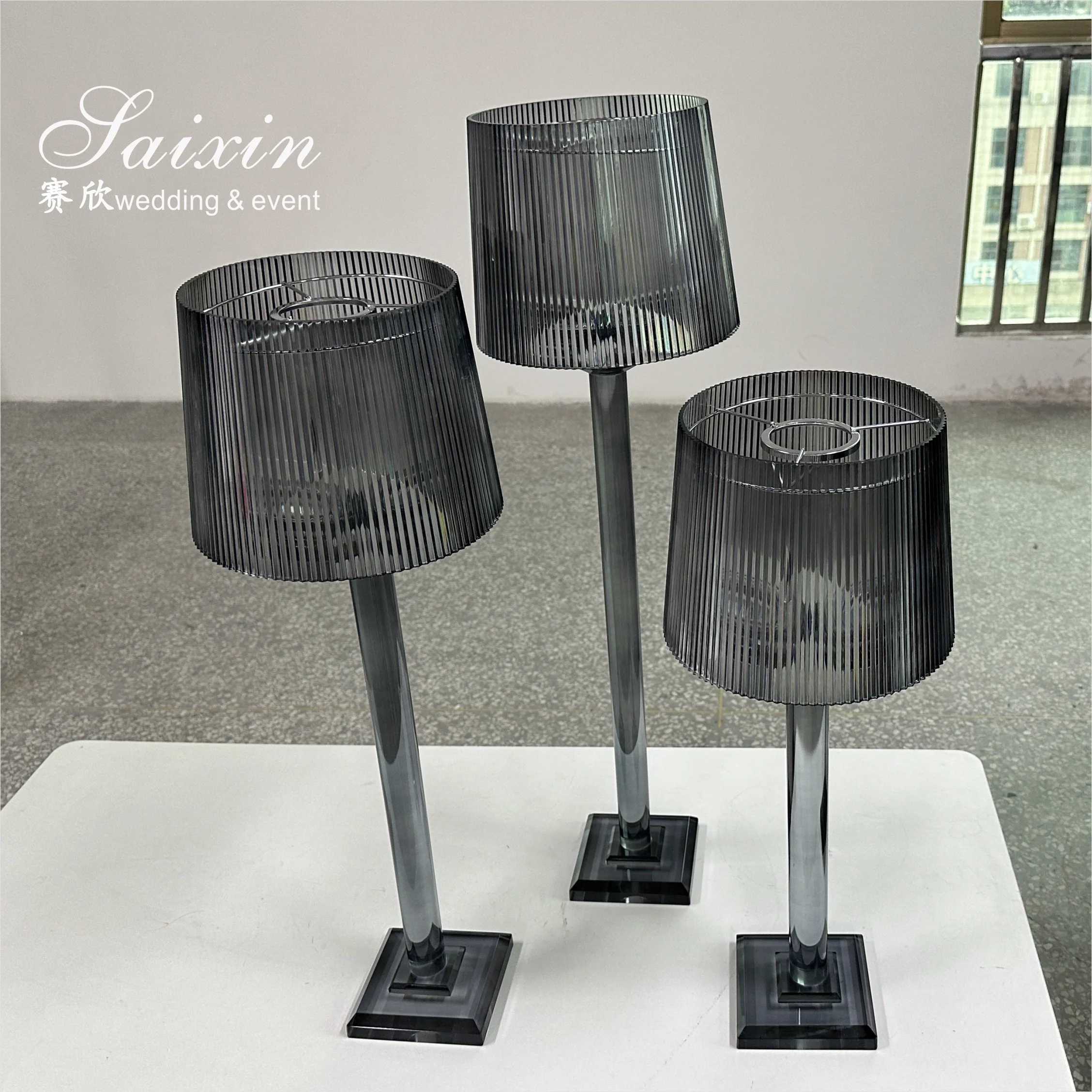 

New Design Tall Wedding Table Decoration Candle Stand 3 Pcs Smoke Gray Crystal Lamp Candle Holder