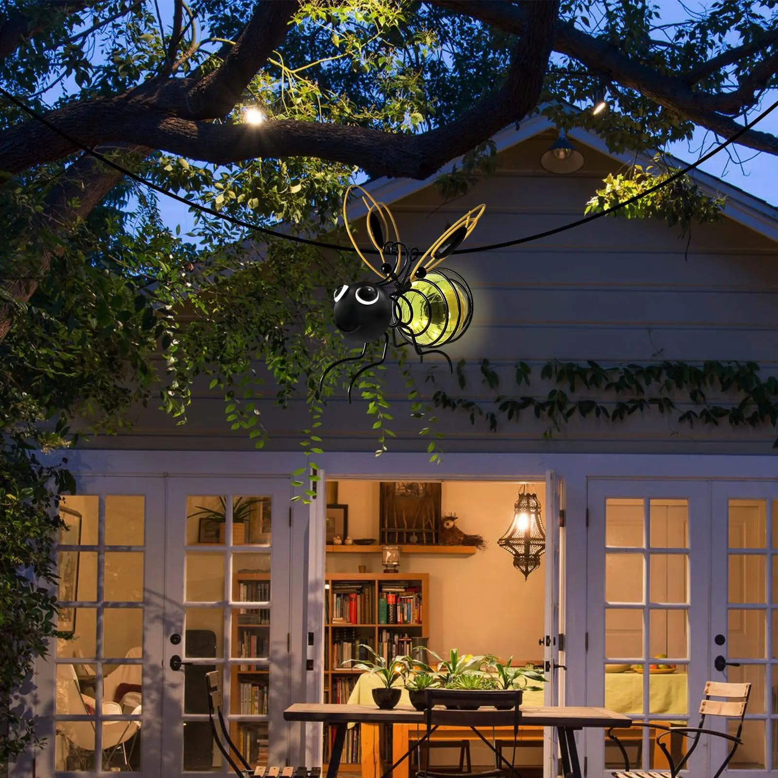 

Solar Powered Hanging Insects Animals Statue with Springs Outdoor Waterproof Ornaments for Garden Tree Plant Pot Flowerbed Decor