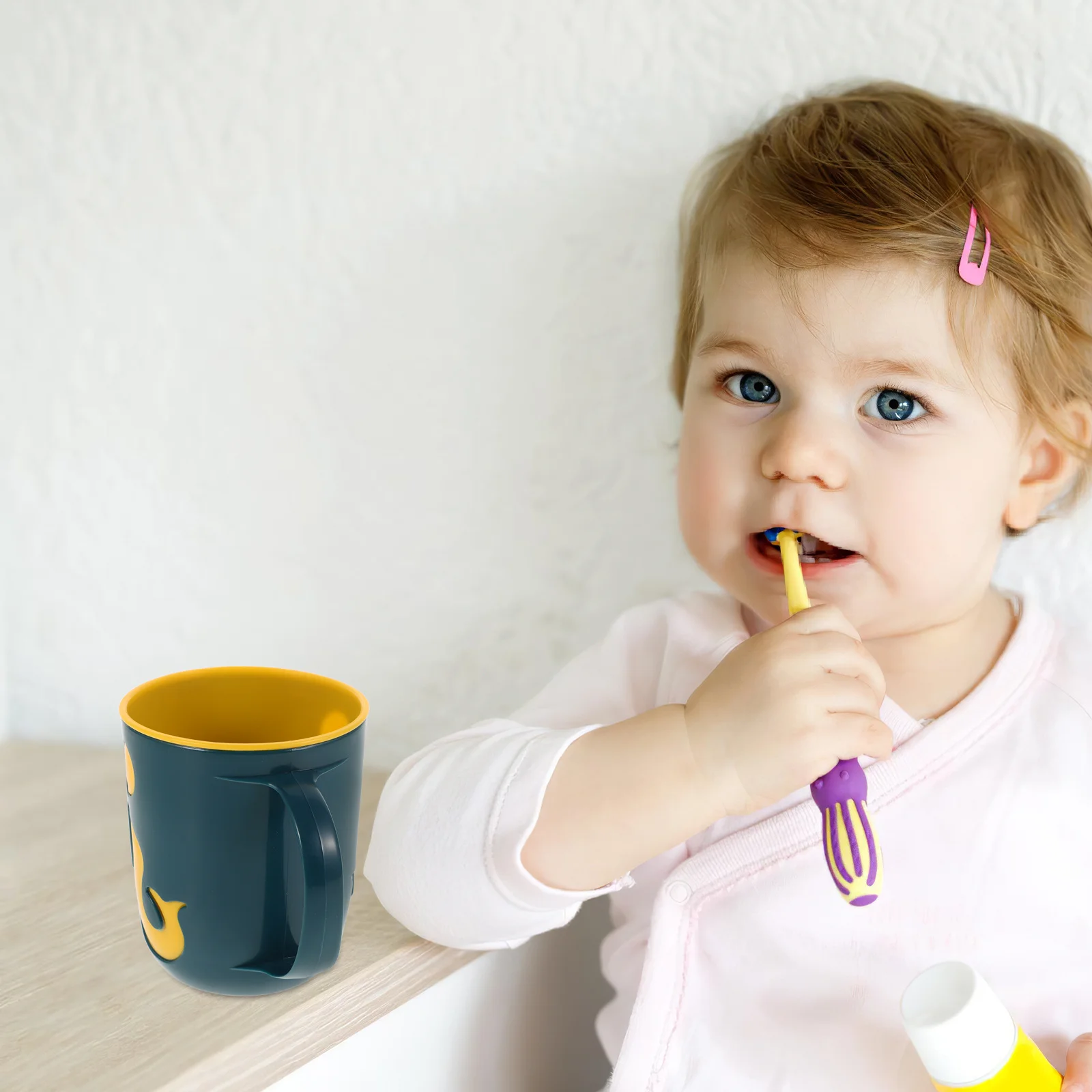 Creative Dolphin Design Toothbrush Rinsing Cup Portable Multi-Purpose Brushing Mug Safe Material Oral Care Travel Friendly