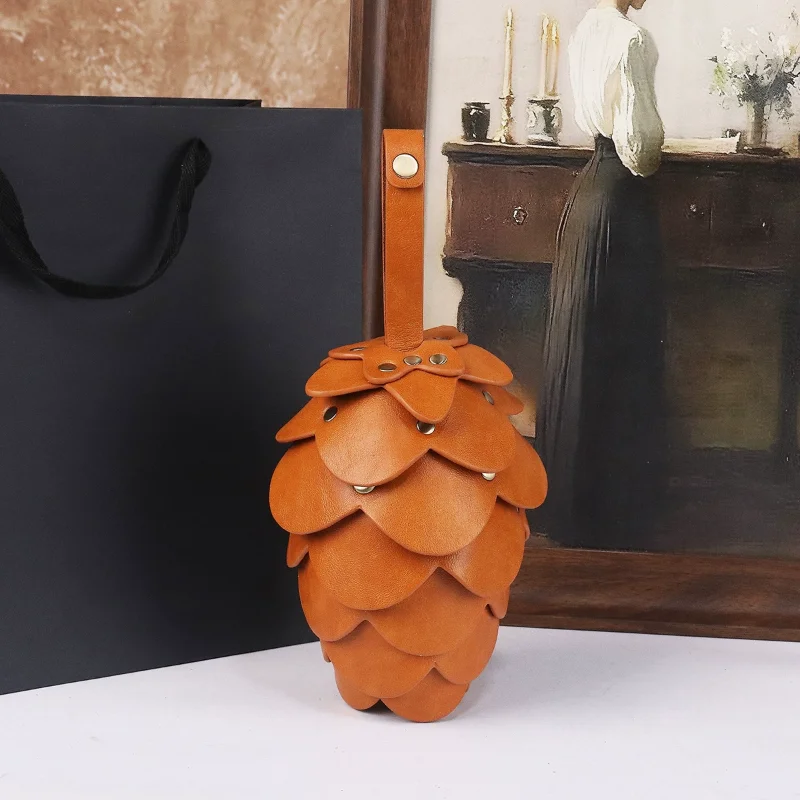 

Креативный дизайн, сумочка из сосновой шишки, каштановая сумка в стиле ретро, женская вечерняя сумка ручной работы, милый забавный мини-клатч с подвеской, сумка для хранения