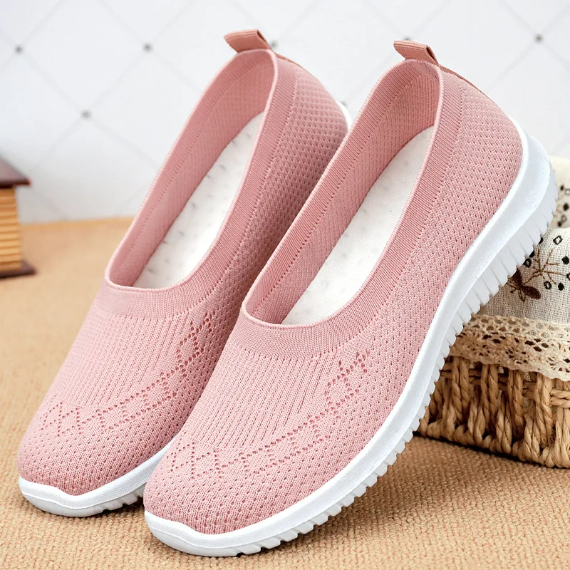 2024 New Breathable Knitted Women's Shoes with Soft Bottom, Large Mesh Shoes, Soft Bottom, Lightweight Hiking Casual Mom's Shoes