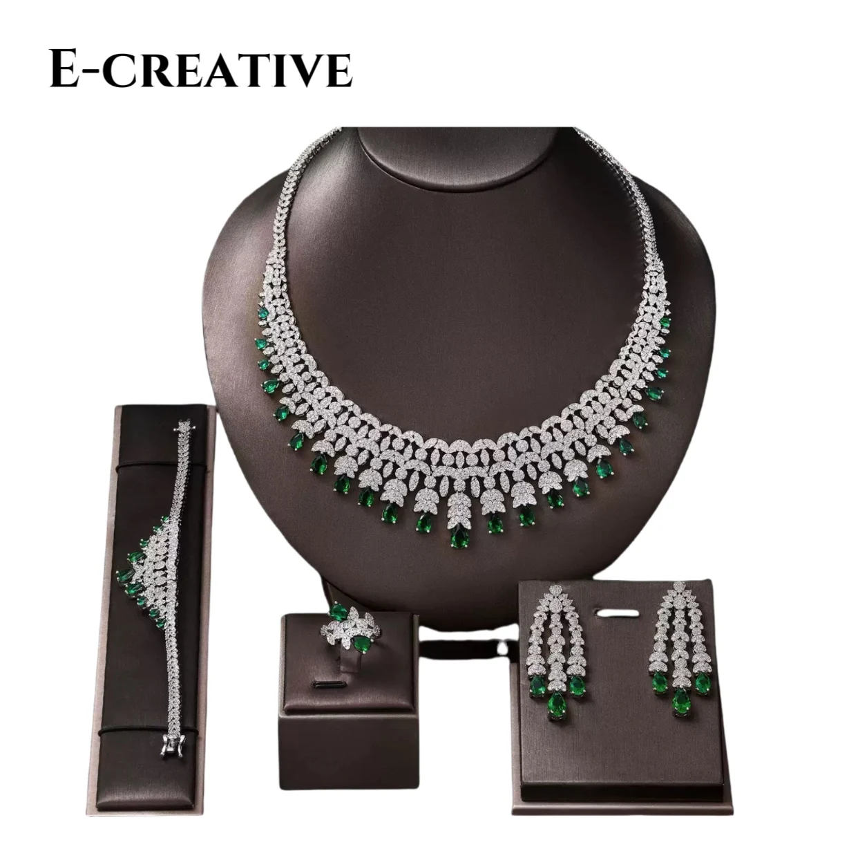 

Hot sale 4pc Luxury Fashion Sparkling Zircon Party Dinner Gown Set Necklace Earrings Bracelet Ring Set