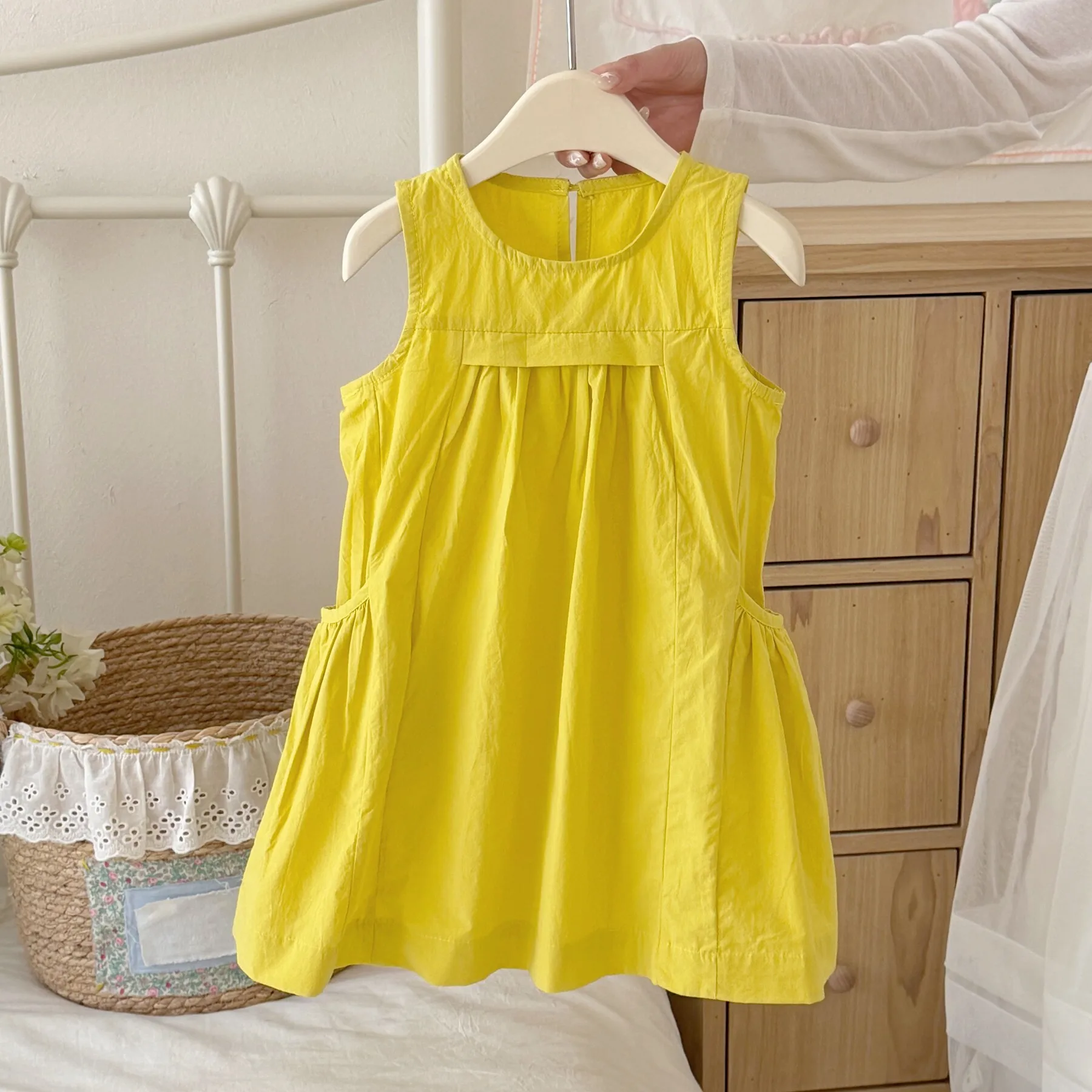 2026 Summer New Girls Bright Yellow Dress with Pockets and Ruffles Stylish Princess Dress for Babies Childrens Summer Clothing