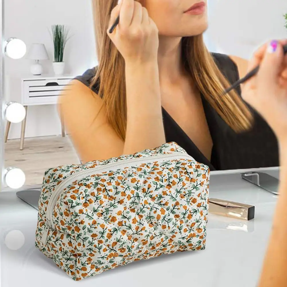 Makeup Brush Holder Bag Floral Print Cosmetic Bag with Zipper Closure for Travel Toiletry Makeup Storage Capacity for Skincare