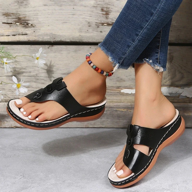 Damen Verstellbare Keilabsatz-Sandalen mit Knopfverschluss, Orthopädischer Fußgewölbestütze, Perforierte Sommer-Plateau-Flip-Flops – Detail 22