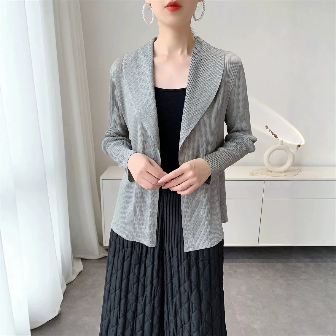 Miyake Pleated Women's Casual Jacket 2026 Autumn New Lapel Cardigan Women's Solid Color Unbuttoned Gentle Wind Sunscreen Shirt