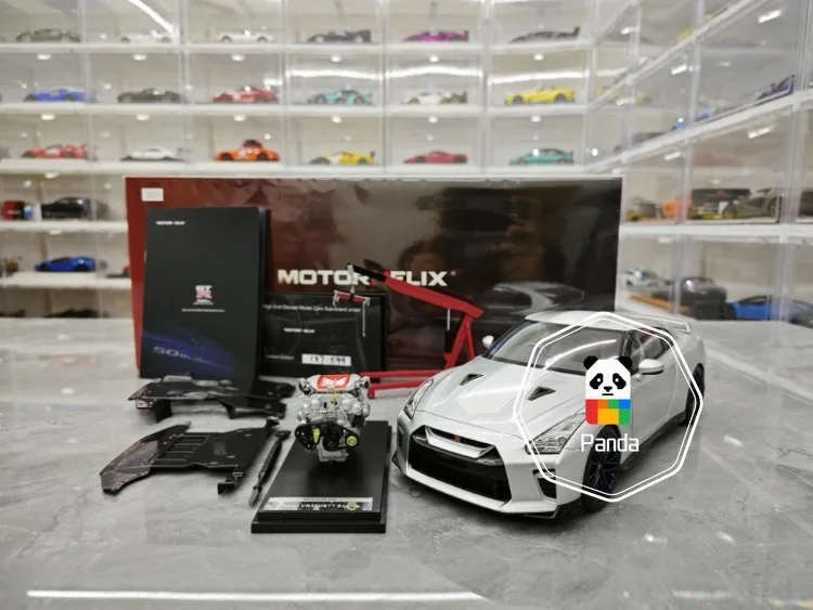 MotorHelix 1/18 GTR R35 50th Anniversary Edition with engine Simulation Alloy Car Model Static Viewing Relaxing Gifts Ornaments