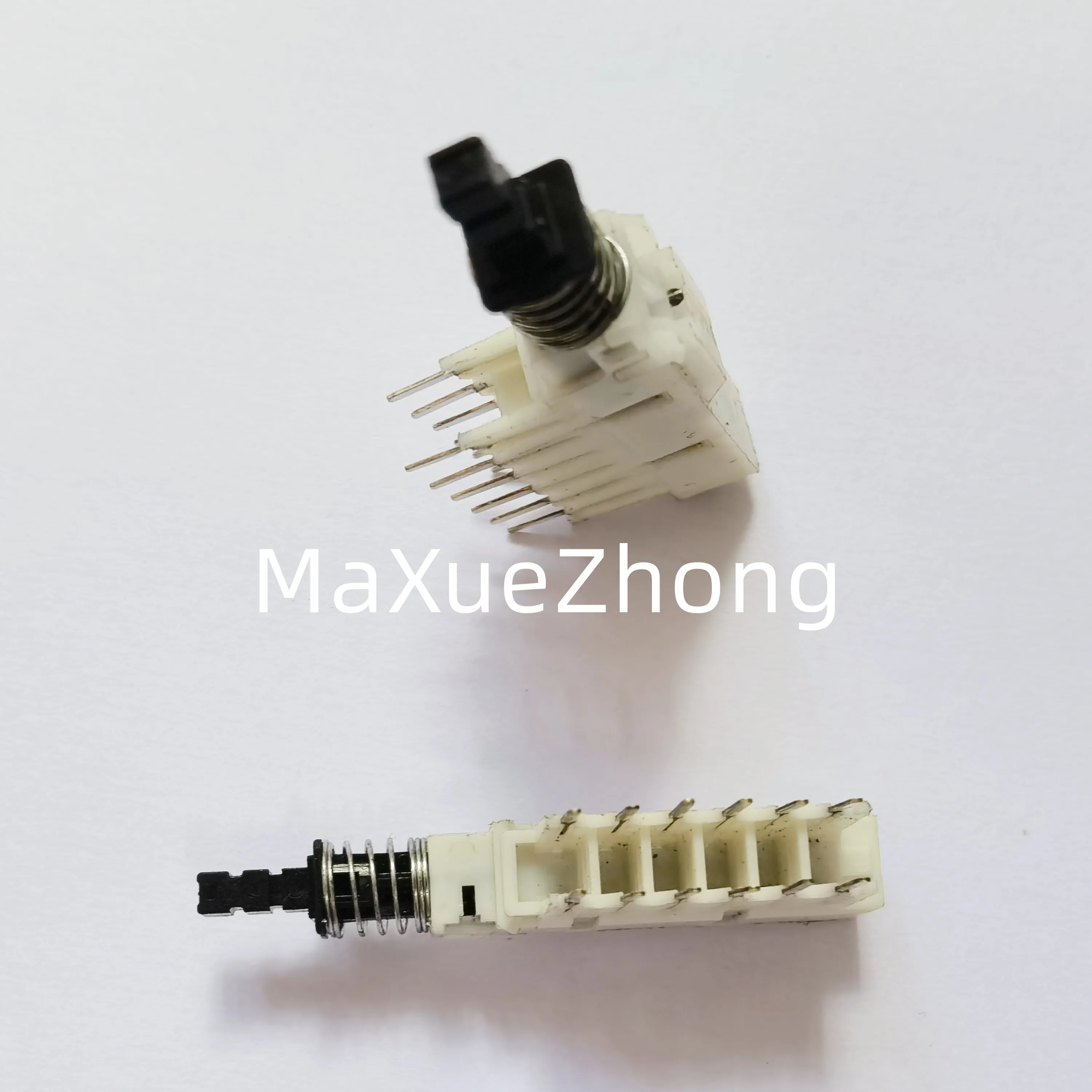 Original new 100% power amplifier key switch button SPUN series high foot self-locking 12pin 3.2*3.2