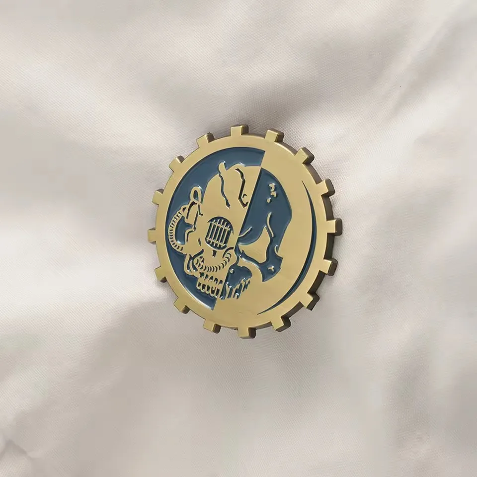 Adeptus Mechanicus شارة Warhammer 40,000 منظمة دينية شعار بروش ريترو دبوس معدني RPG لعبة ألعاب جمع #4