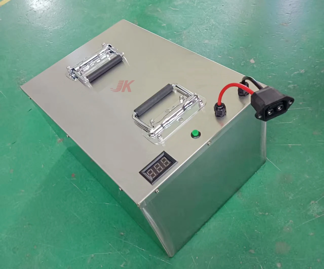 

Аккумулятор Lifepo4 48В с диапазоном емкости 100-300Ач для удовлетворения требований к сроку службы батареи в различных сценариях.