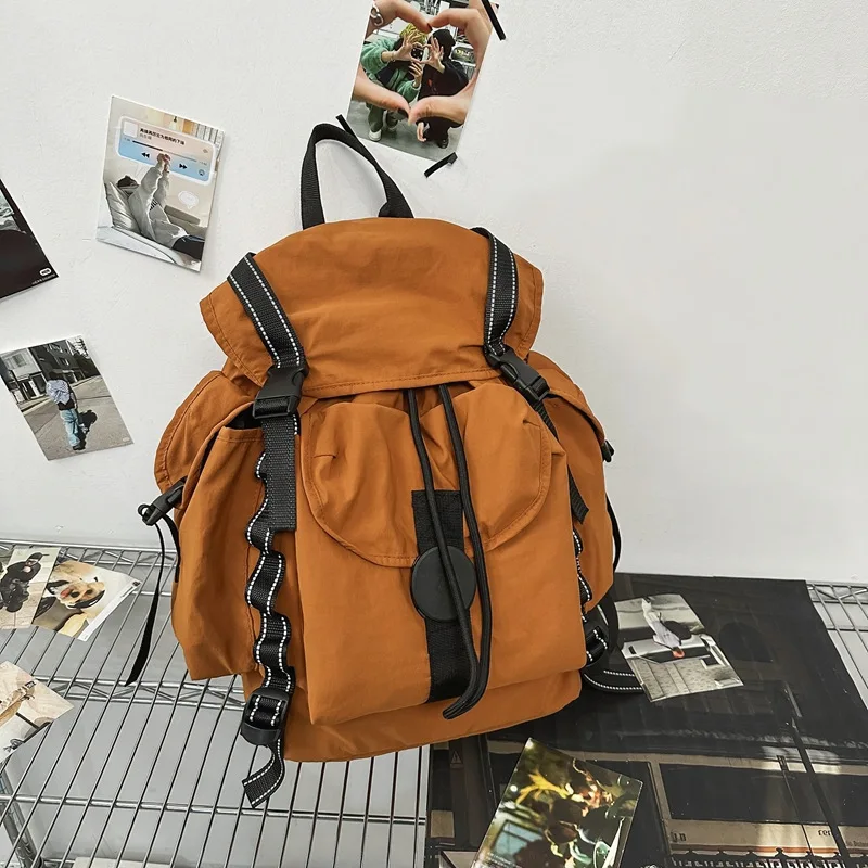 Casual backpack for going out, lightweight backpack, fashionable and versatile casual backpack