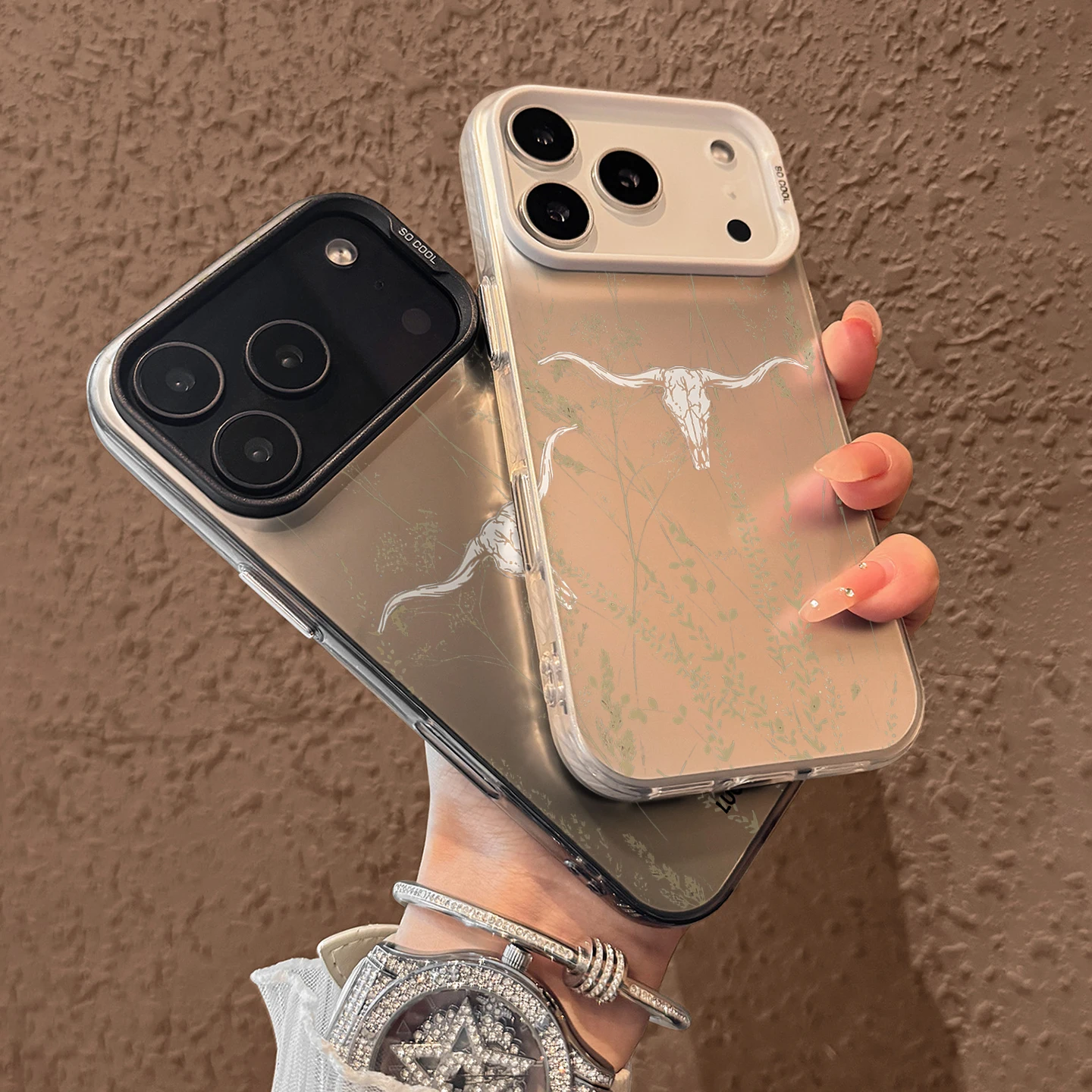 

Luxury Longhorn Western Aesthetic iphone Case For iPhone 17 15 13 11 12 14 16 Pro Max Plus Fashion Electroplate Shockproof Funda