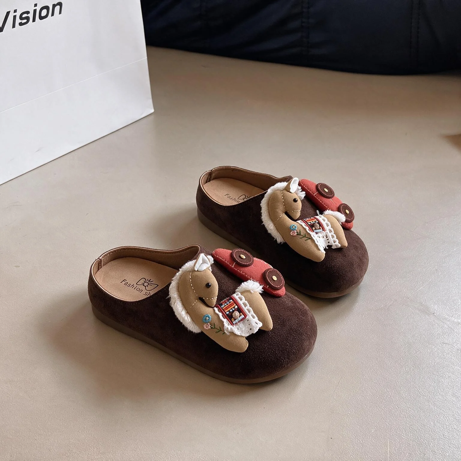Children‘s Boys Girls Slippers Cartoon Horse Animals Thick Soft Bottom Mules Shoes Lighted Fashion Bedroom Kids Toddler Slippers