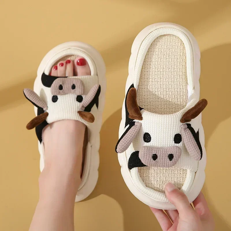 Pantoufles de maison en lin pour femmes, confortables, douces et légères, pantoufles en coton, chaussures de couple de vache de dessin animé mignon