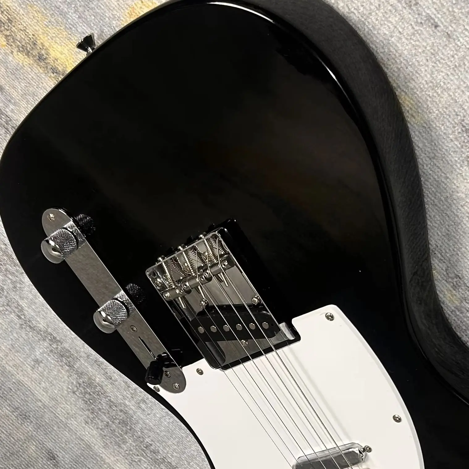 Hot Sale Electric Guitars Black Color Maple Fretboard