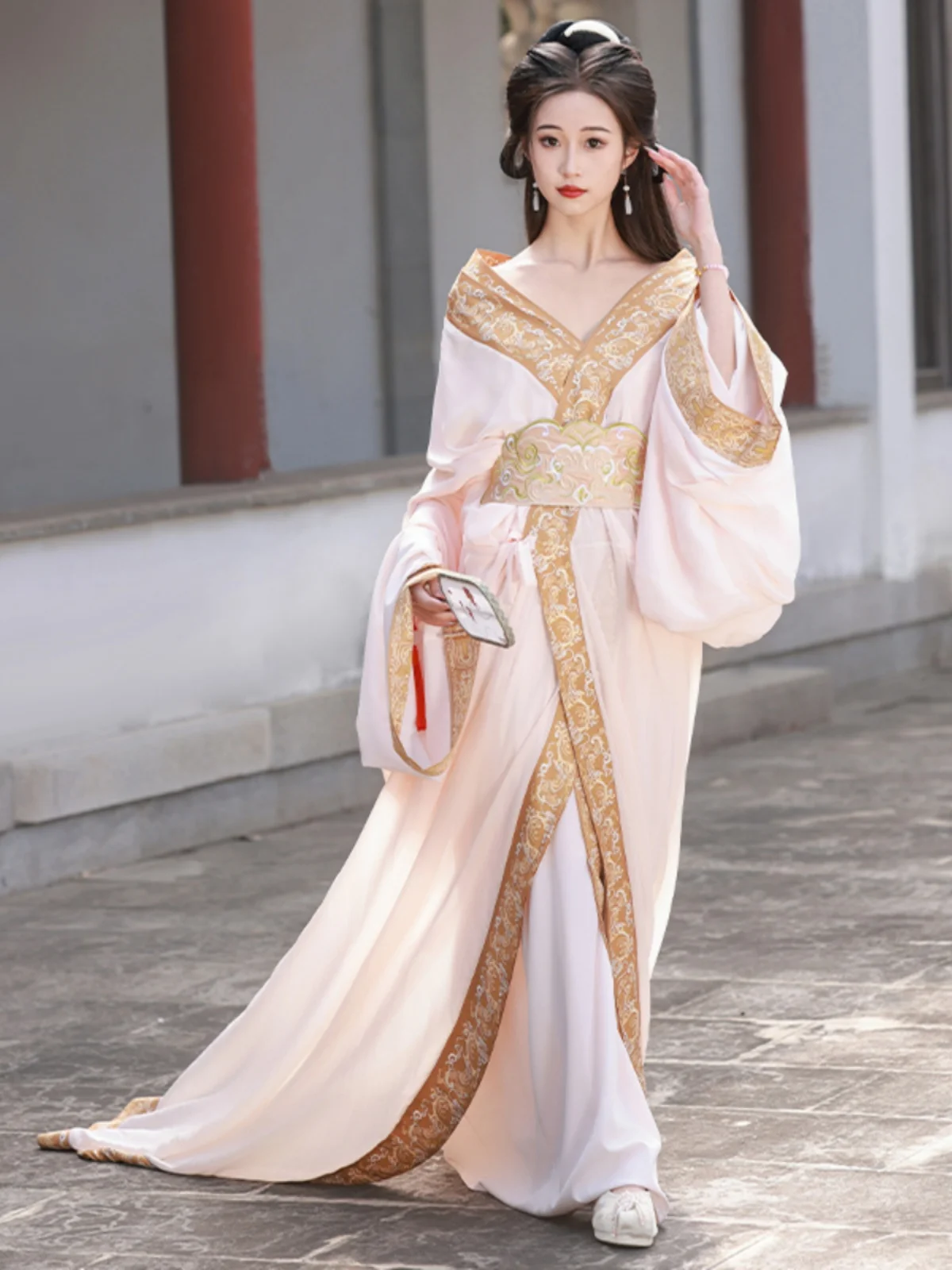 

Original Hanfu women's restored style cross-collar and trailing Warring States period robe heavy embroidery daily straight skirt