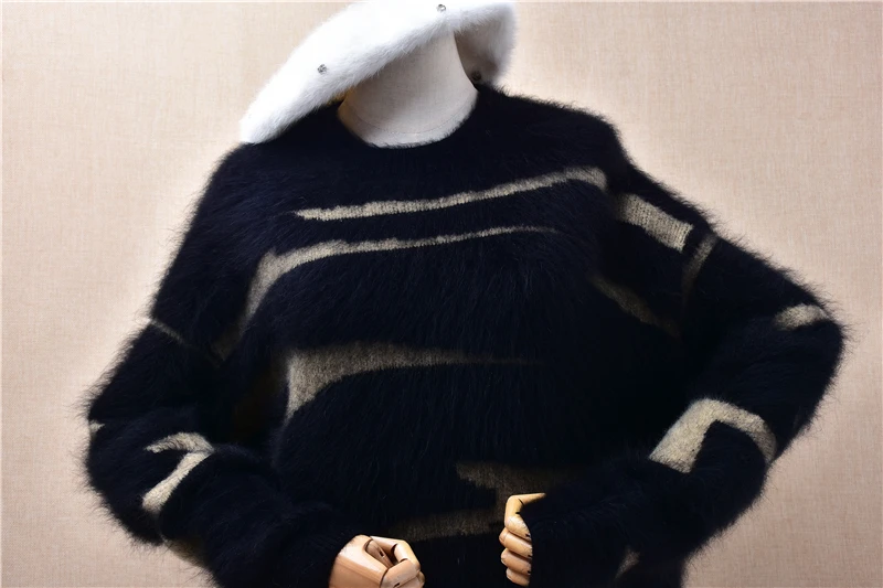 Ladies Women Fall Winter Fashion Black Colored Hairy Angora Rabbit Hair Knitted O-Neck Long Sleeves Loose Pullover Sweater Pull