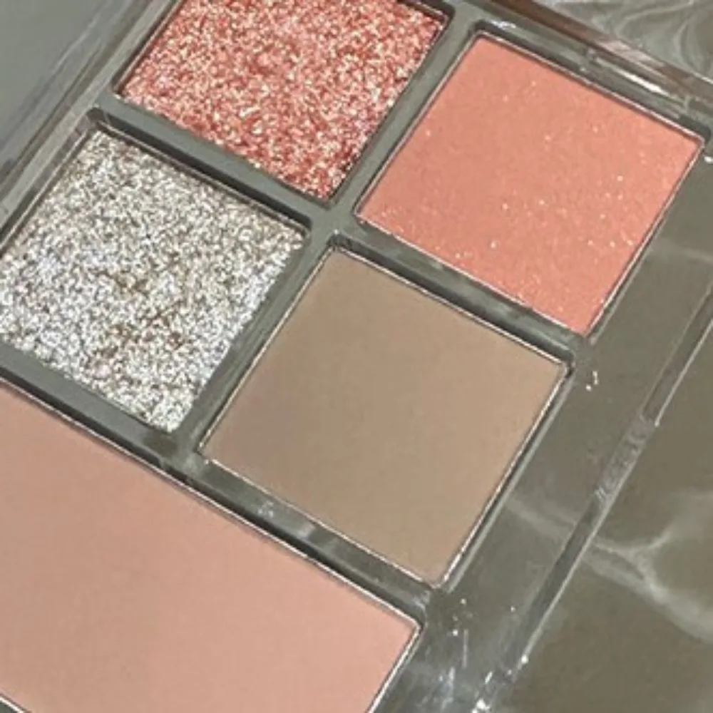 Love Heart 12 colori palette di ombretti strumento per il trucco glitter fard scatola di erogazione per trucco tavolozza di cosmetici di bellezza perlescente