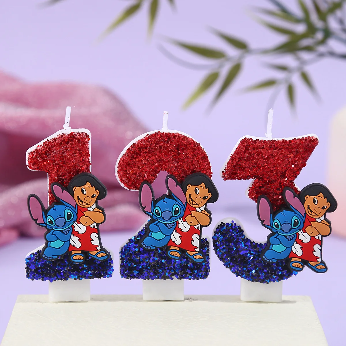 Digitale Kerze mit Cartoon-Stich, super glitzernde Geburtstagskuchen, Urlaubsatmosphäre, farbblockierende Kerze