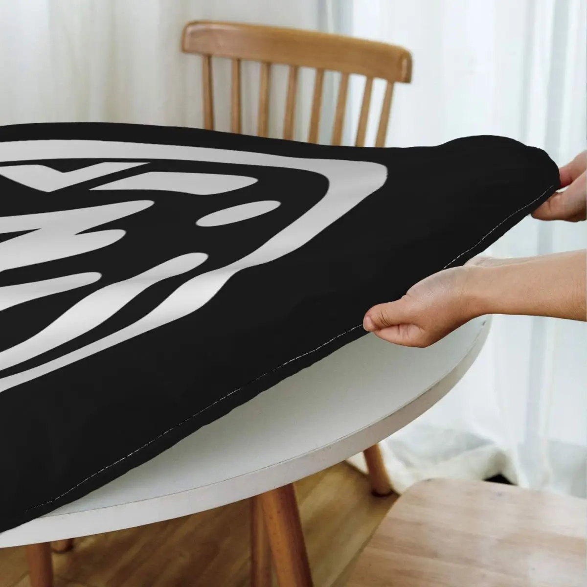 White CZ Guns Logo Waterproof Round Tablecloth Oilproof Table Cloth for Kitchen Events Dining Table Cover