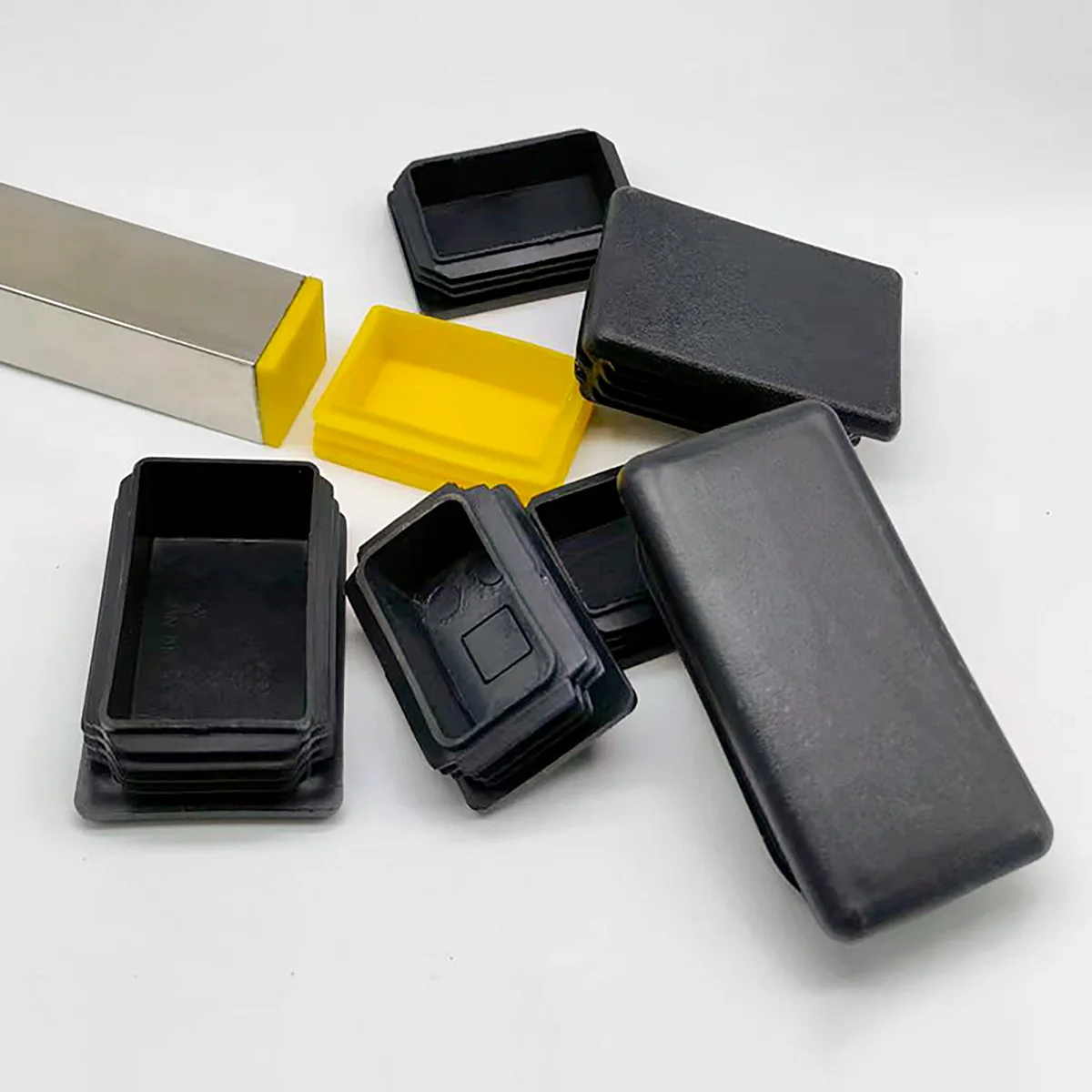 Tutup Plastik Hitam Persegi Penutup Dalam 10*20/30/40/50 20*30/40mm Pelindung Gasket Penutup Debu Penutup Ujung Untuk Pipa Baut Furnitur