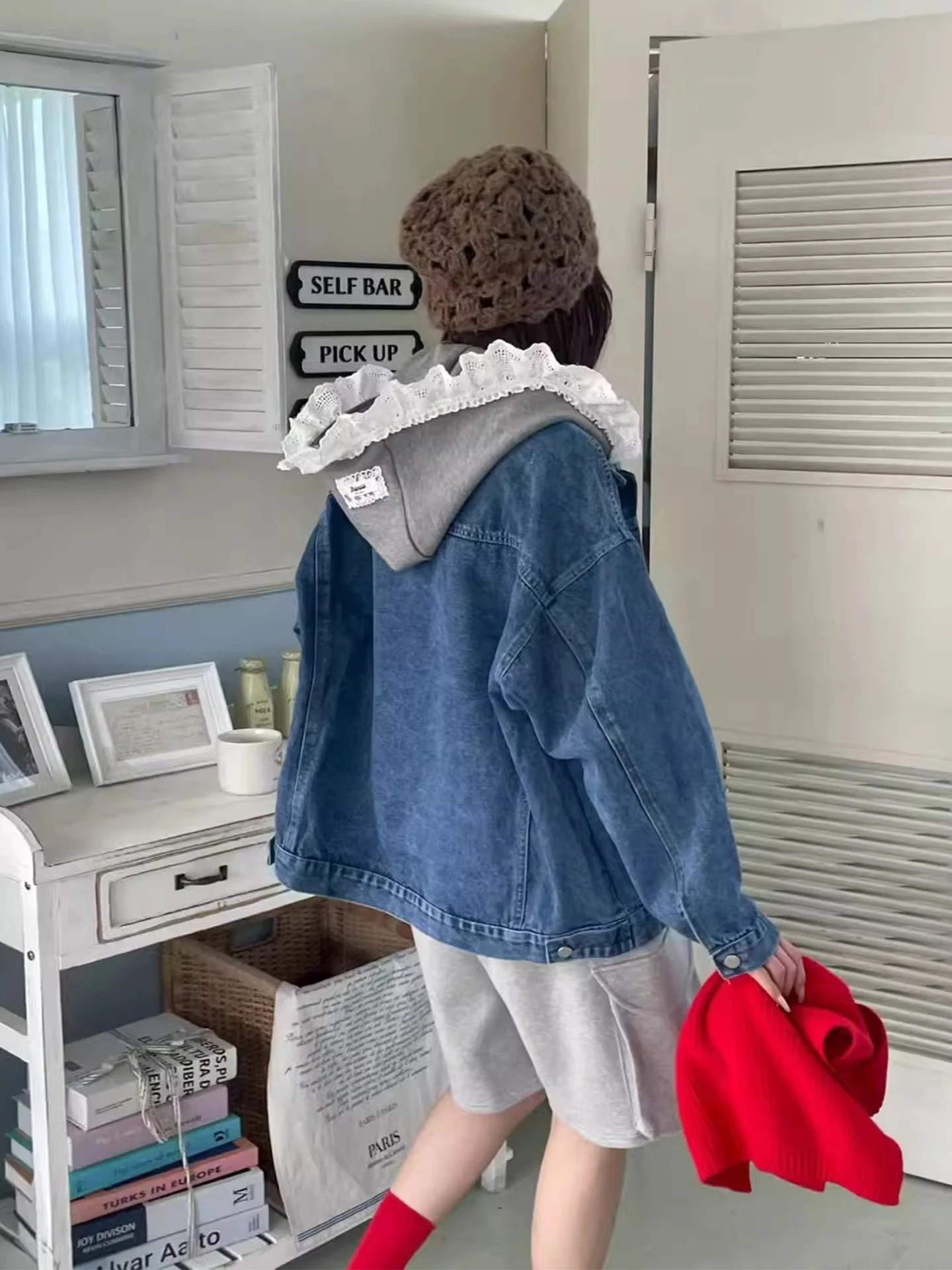 

Chic Autumnal Loose Fit Detachable Lace Trim Hooded Denim Jaet for Women Versatile Faionable And Comfortable Ladies Coat