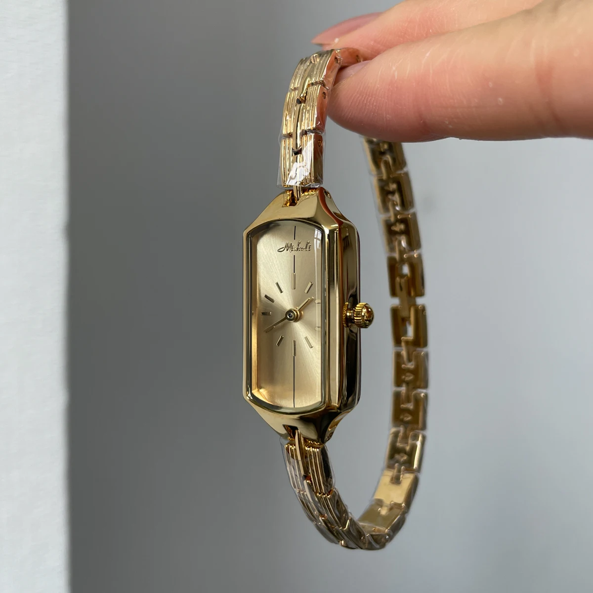 

Small gold brick bracelet watch for women, 2026 new style, high-end women's watch, artistic and beautiful women's watch.