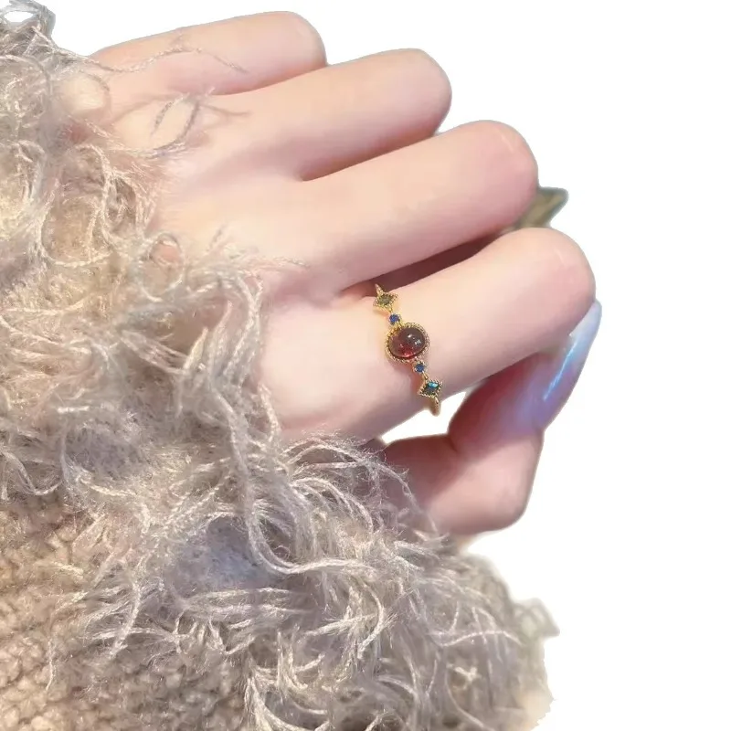 Xiaohongshu نفس الرجعية الخفيفة الفاخرة افتتاح هندسية حلقة جديدة النمط الصيني المتخصصة الأزياء الراقية المجوهرات