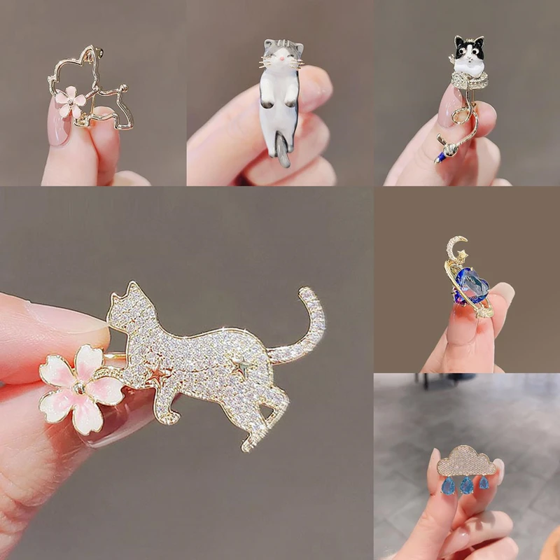 Cute Flower Dog Cat Brooches For Women Korean Luxury Gold Color Rhinestone Animal Lapel Pins Anti-glare Clothing Accessories