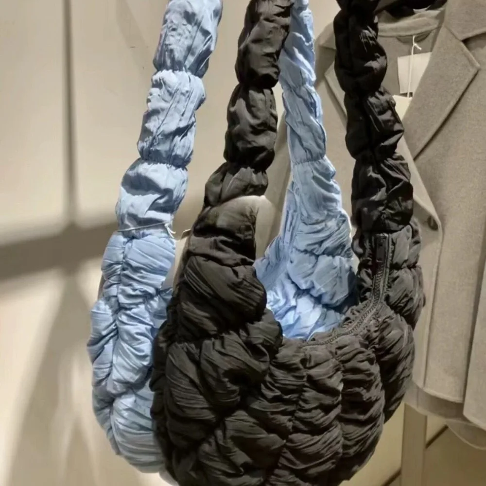 Koreanische Art Quilten Umhängetasche geschwollene weiche Wolken taschen Hobos geraffte Einkaufstaschen für Frauen Designer Croissant Umhängetasche 2024