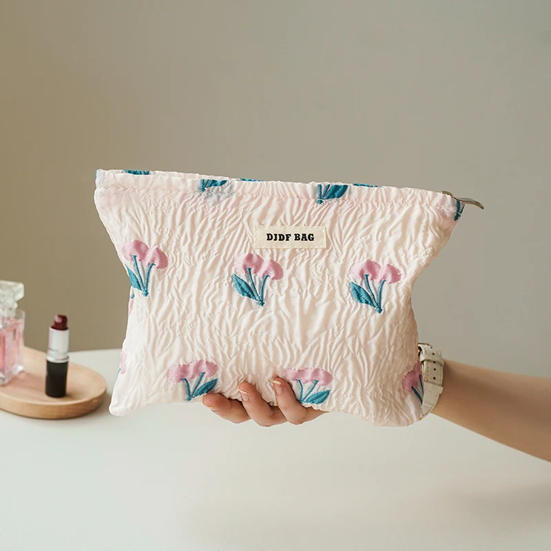 White Background Flower Women\'s Cosmetic Bag Large Capacity Cosmetics Skin Care Product Storage Bag Travel Toiletry Bag Ins