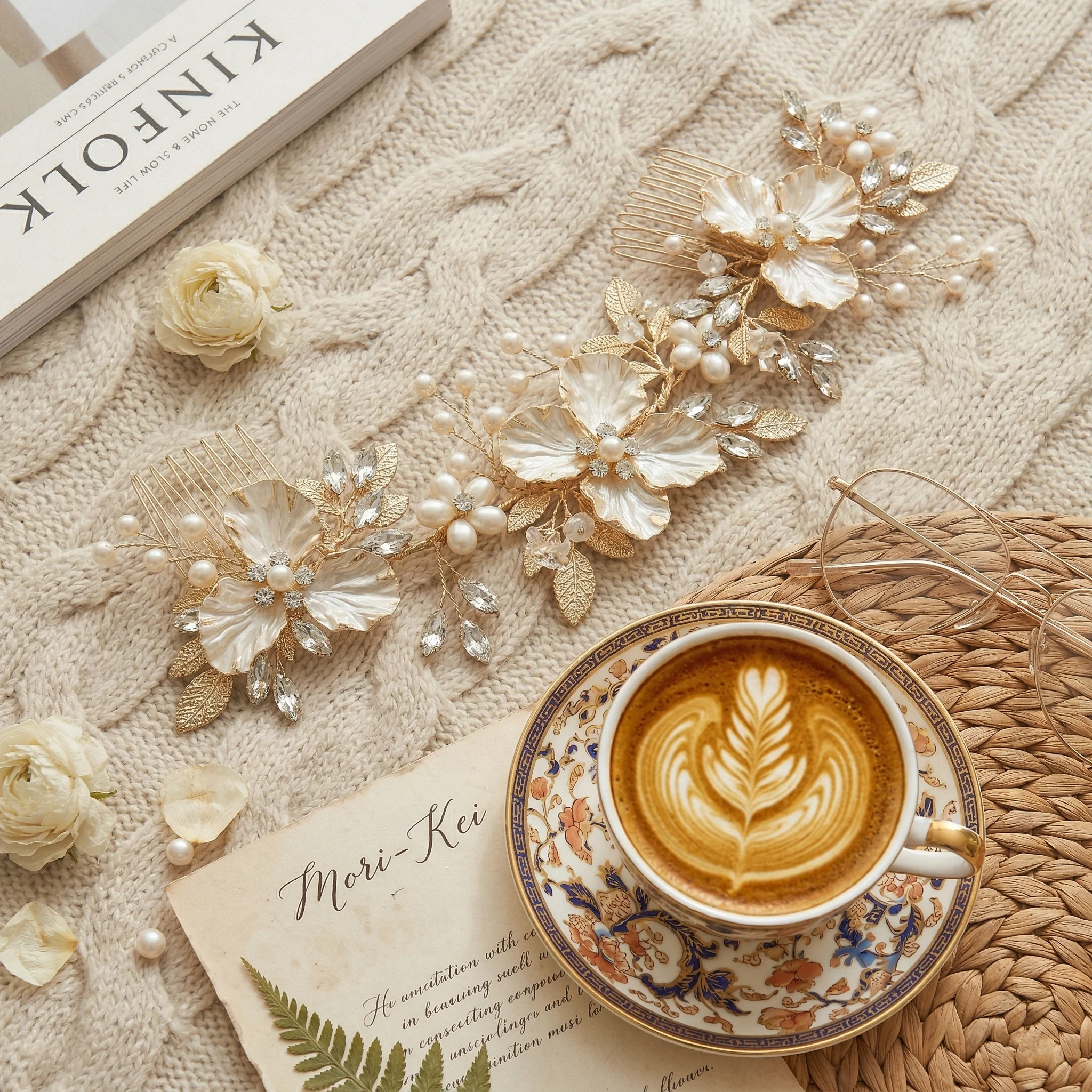 Neueste Gold handgemachte Perle Blume Haarkamm schöne Strass Haarspange Braut Kopfschmuck Hochzeit Zubehör – Detail 5