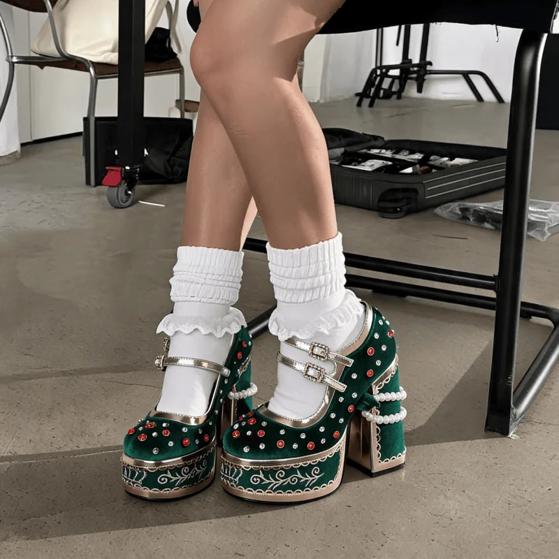 Zapatos de tacón Mary Jane de terciopelo verde vintage para mujer, con plataforma, correas con doble hebilla de diamantes de imitación, punta redonda y tacón grueso con decoración de perlas