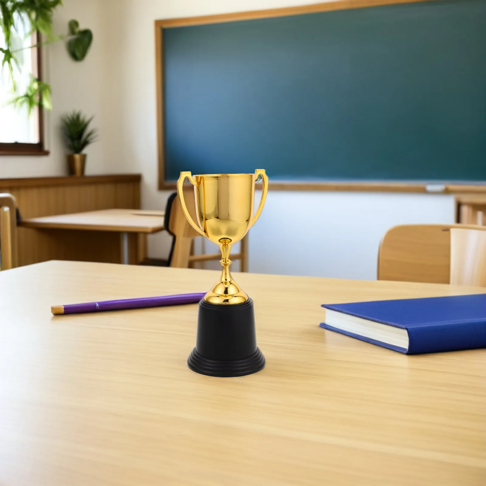 

2Pcs Small Plastic Trophy Award Cup Vivid Party Trophy Prop for Winners Reward Medal Graduation Academic Excellence