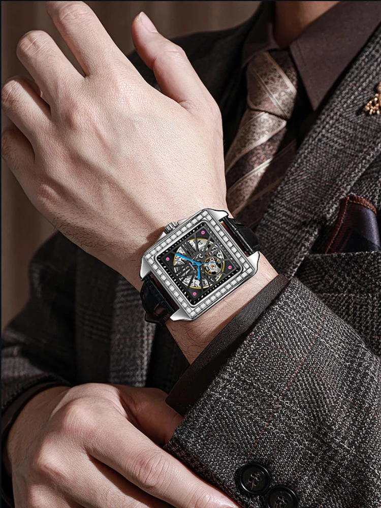 ساعة أوتوماتيكية بتصميم ماسي مربع ساعة يد رجالية مقاومة للماء هيكل عظمي فاخر ساعة يد ميكانيكية عصرية