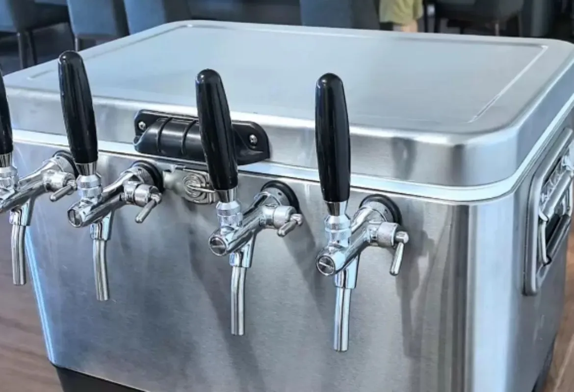 Stainless Steel Portable Outdoor Beer Dispenser Mobile Beer Mixer Commercial Incubator Beer Machine Equipment