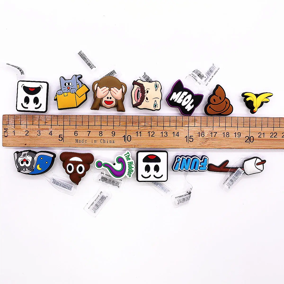 1 Pcs Original The Riddler PVC Shoe Charms Decorations Upper Accessories Fun Cat Shit Monkey Banana Peel Shapes Clogs Clip Pins